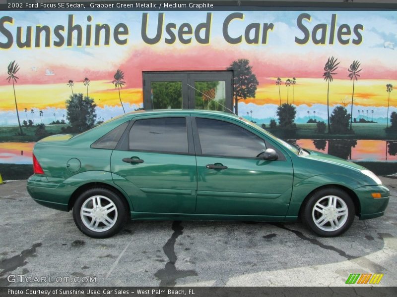 Grabber Green Metallic / Medium Graphite 2002 Ford Focus SE Sedan