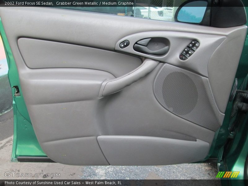 Grabber Green Metallic / Medium Graphite 2002 Ford Focus SE Sedan