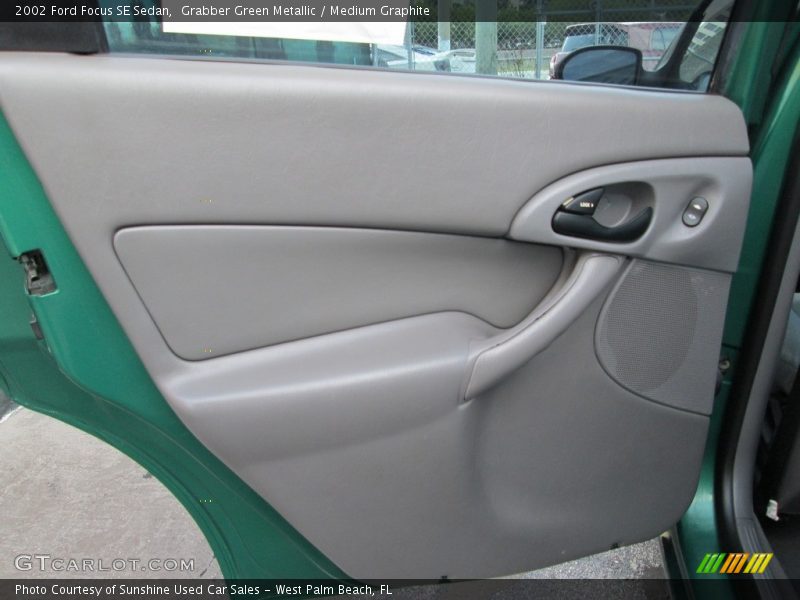 Grabber Green Metallic / Medium Graphite 2002 Ford Focus SE Sedan