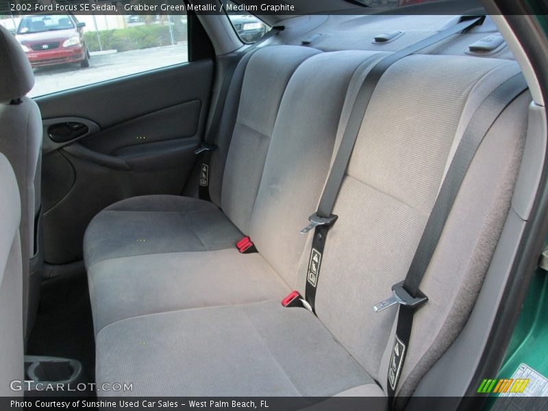 Grabber Green Metallic / Medium Graphite 2002 Ford Focus SE Sedan