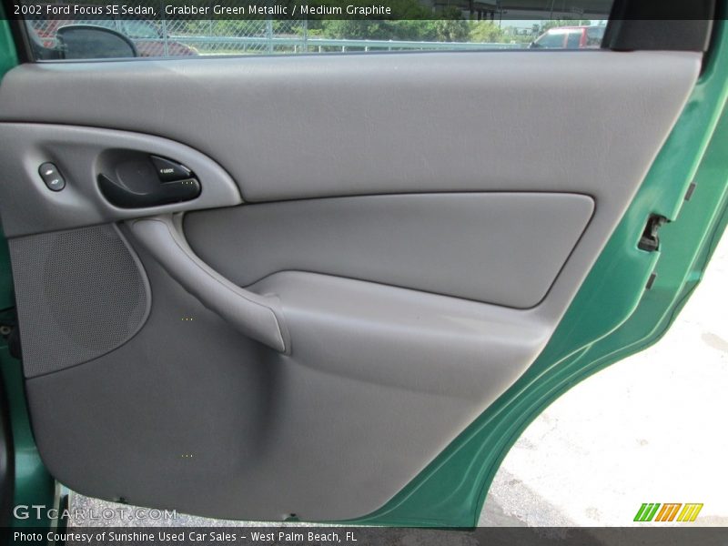 Grabber Green Metallic / Medium Graphite 2002 Ford Focus SE Sedan