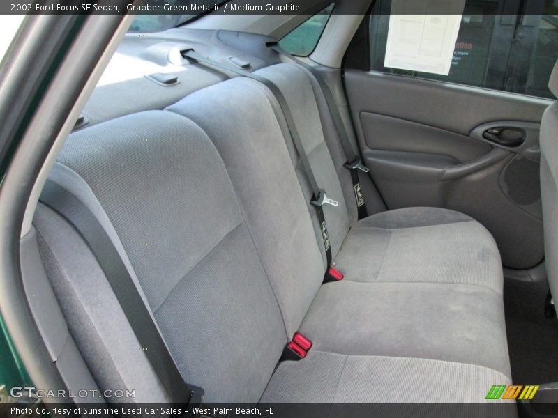 Grabber Green Metallic / Medium Graphite 2002 Ford Focus SE Sedan