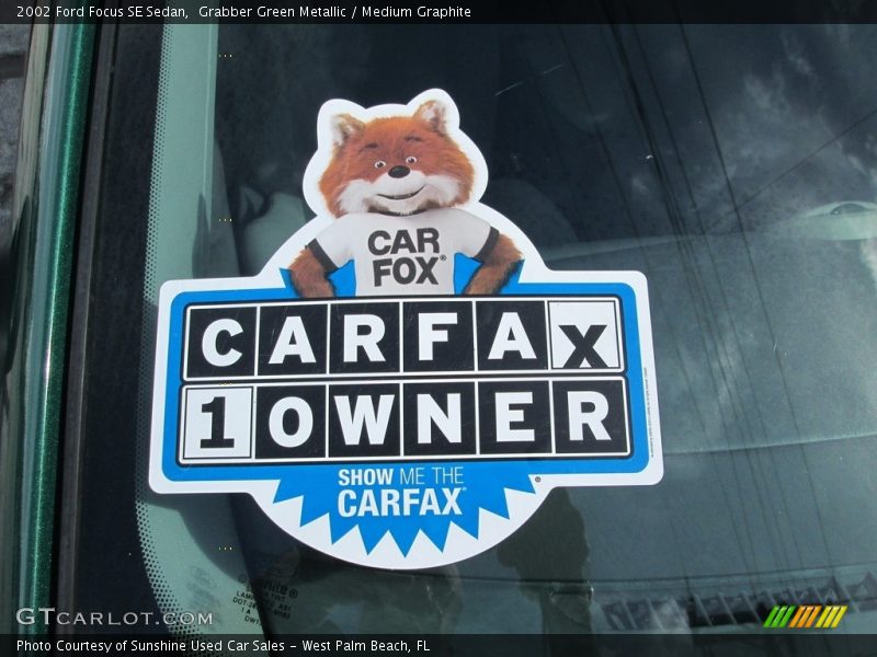 Grabber Green Metallic / Medium Graphite 2002 Ford Focus SE Sedan
