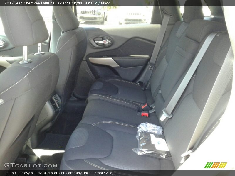 Granite Crystal Metallic / Black 2017 Jeep Cherokee Latitude