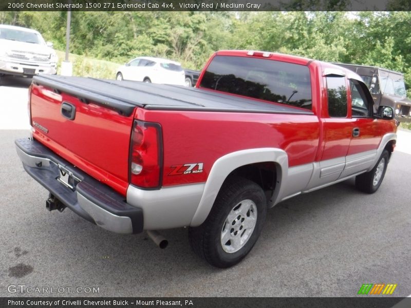 Victory Red / Medium Gray 2006 Chevrolet Silverado 1500 Z71 Extended Cab 4x4
