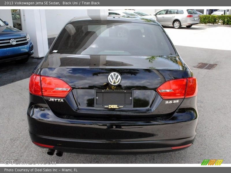 Black Uni / Titan Black 2013 Volkswagen Jetta SE Sedan
