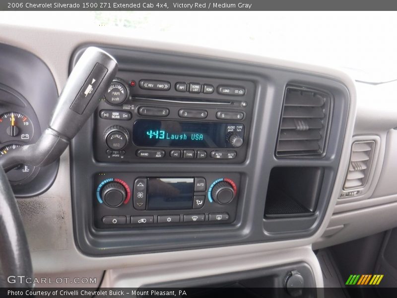 Victory Red / Medium Gray 2006 Chevrolet Silverado 1500 Z71 Extended Cab 4x4