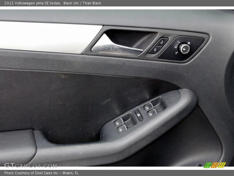 Black Uni / Titan Black 2013 Volkswagen Jetta SE Sedan