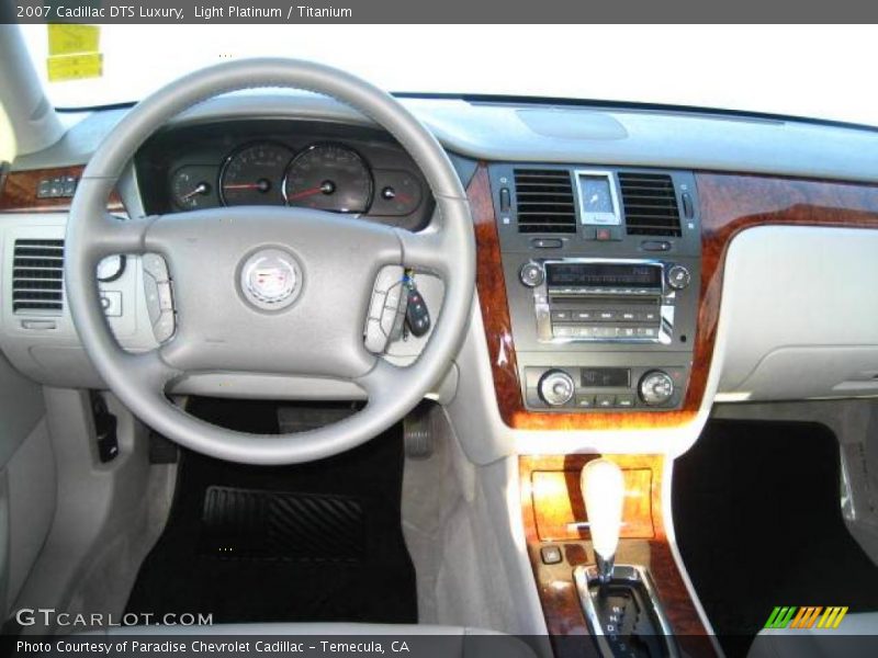 Light Platinum / Titanium 2007 Cadillac DTS Luxury