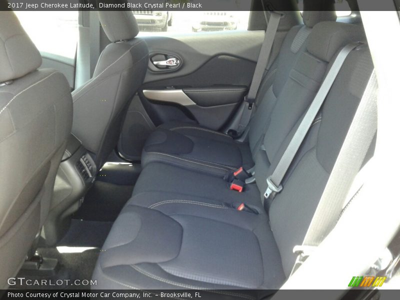 Diamond Black Crystal Pearl / Black 2017 Jeep Cherokee Latitude