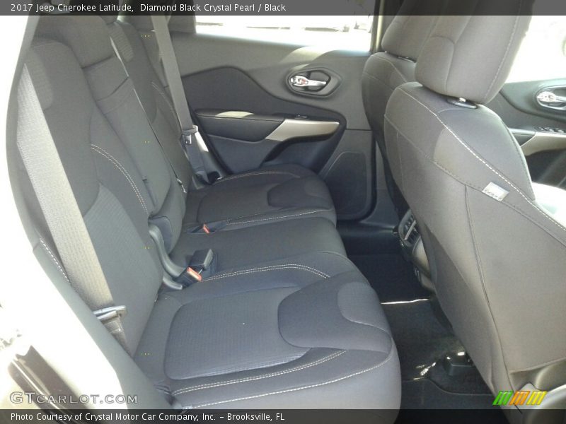 Diamond Black Crystal Pearl / Black 2017 Jeep Cherokee Latitude