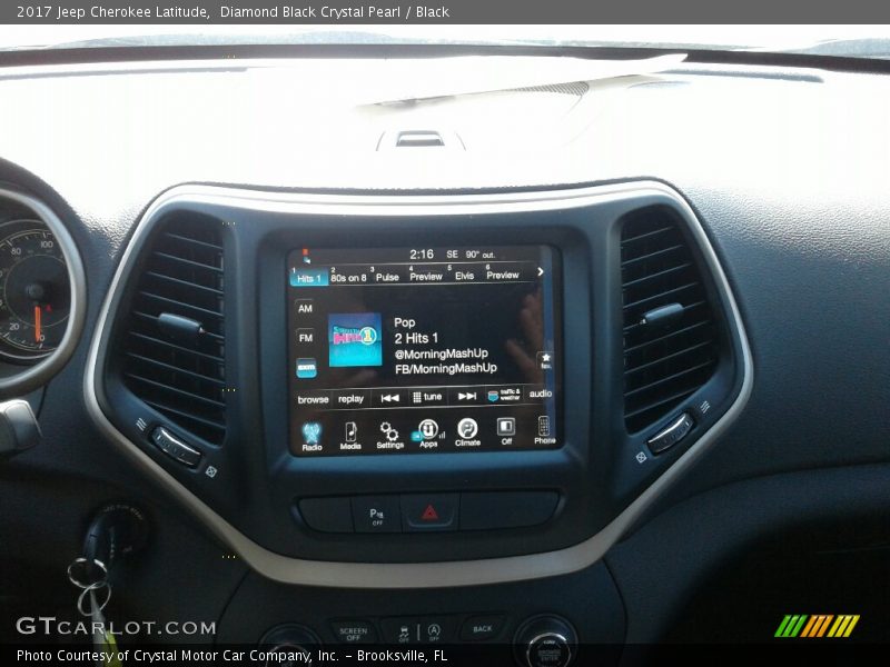 Diamond Black Crystal Pearl / Black 2017 Jeep Cherokee Latitude