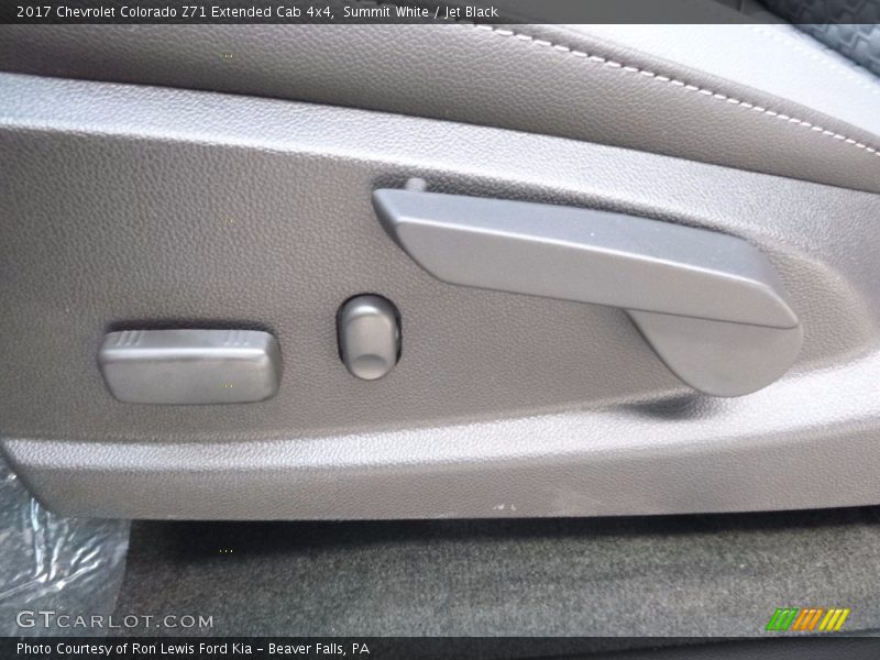 Summit White / Jet Black 2017 Chevrolet Colorado Z71 Extended Cab 4x4