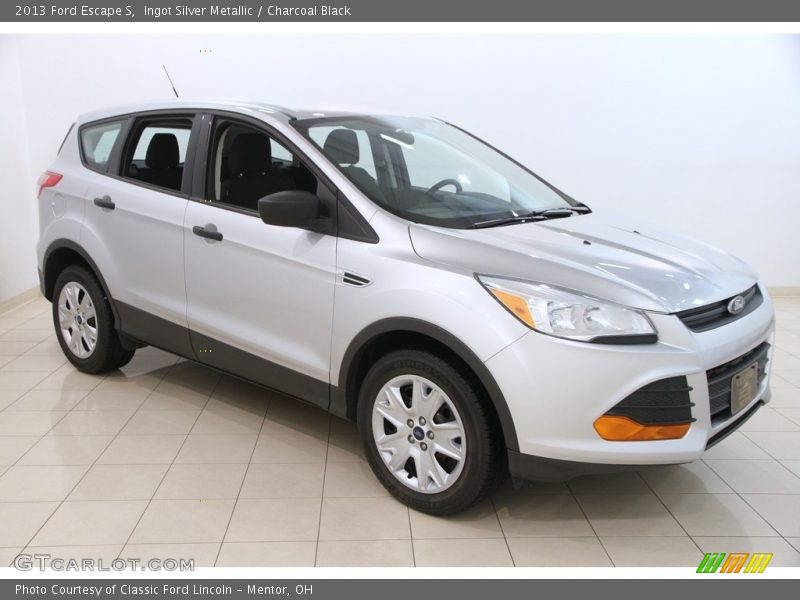 Ingot Silver Metallic / Charcoal Black 2013 Ford Escape S