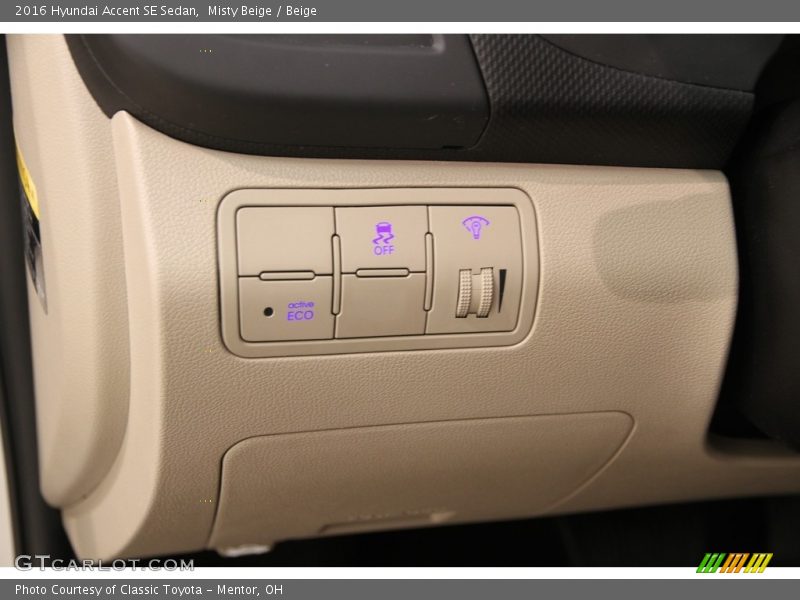 Misty Beige / Beige 2016 Hyundai Accent SE Sedan