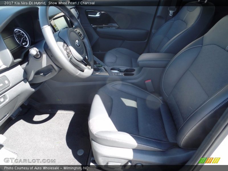 Snow White Pearl / Charcoal 2017 Kia Niro EX Hybrid