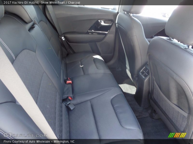 Snow White Pearl / Charcoal 2017 Kia Niro EX Hybrid