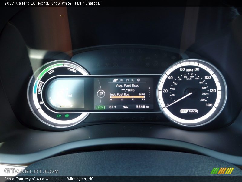 Snow White Pearl / Charcoal 2017 Kia Niro EX Hybrid