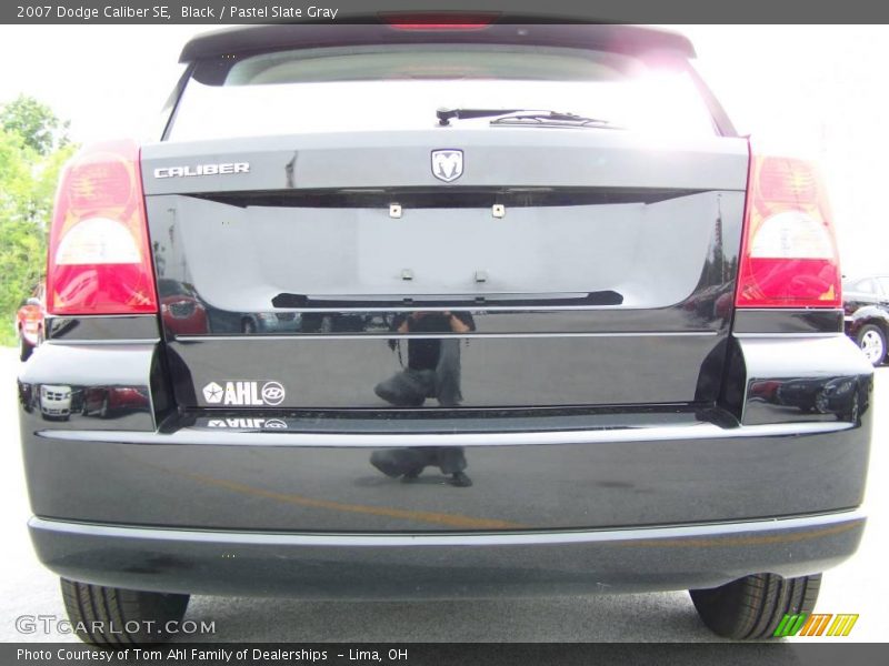 Black / Pastel Slate Gray 2007 Dodge Caliber SE