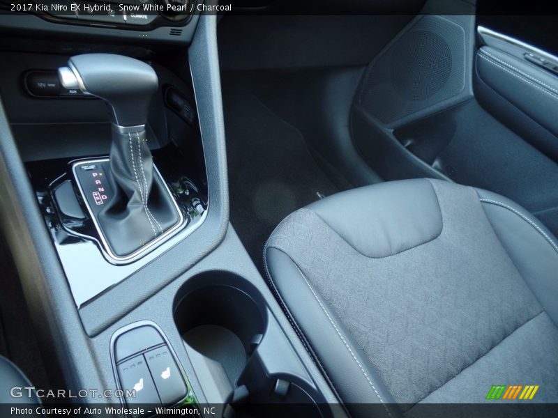 Snow White Pearl / Charcoal 2017 Kia Niro EX Hybrid