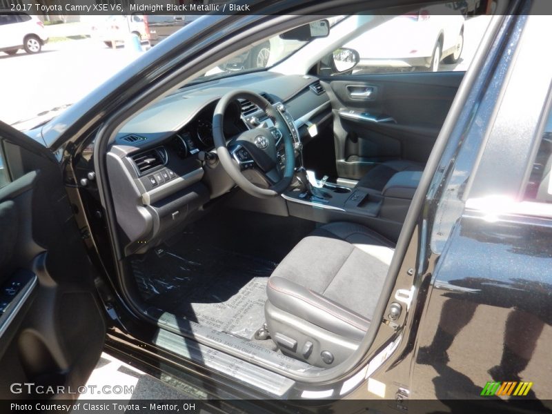 Midnight Black Metallic / Black 2017 Toyota Camry XSE V6