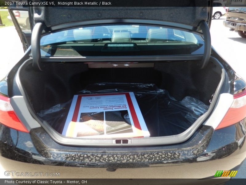 Midnight Black Metallic / Black 2017 Toyota Camry XSE V6