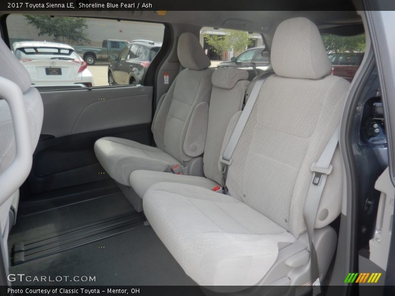 Shoreline Blue Pearl / Ash 2017 Toyota Sienna LE