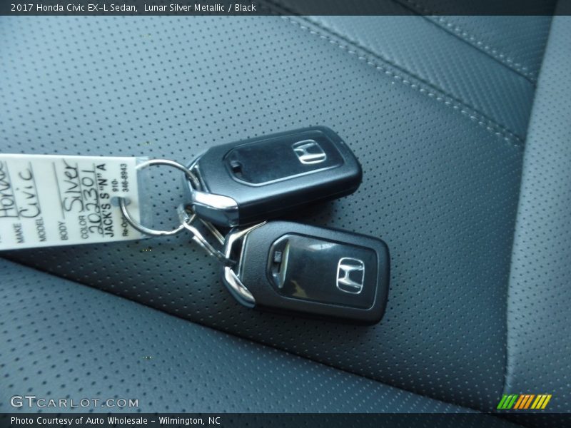 Lunar Silver Metallic / Black 2017 Honda Civic EX-L Sedan