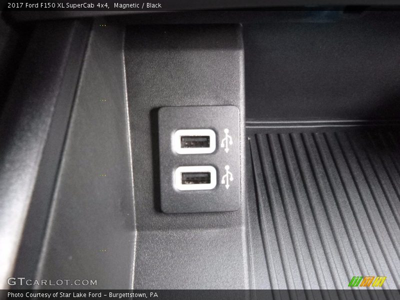 Magnetic / Black 2017 Ford F150 XL SuperCab 4x4