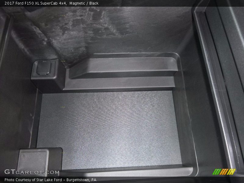 Magnetic / Black 2017 Ford F150 XL SuperCab 4x4