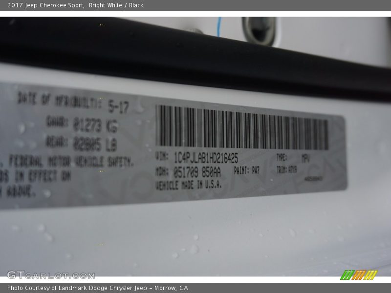 Bright White / Black 2017 Jeep Cherokee Sport