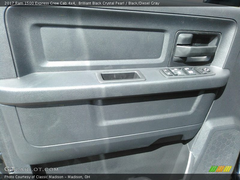 Brilliant Black Crystal Pearl / Black/Diesel Gray 2017 Ram 1500 Express Crew Cab 4x4