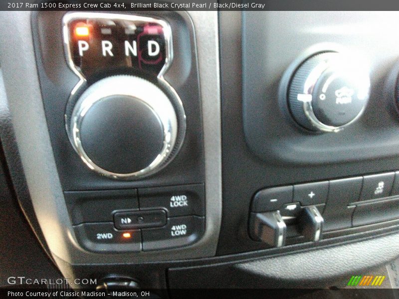 Brilliant Black Crystal Pearl / Black/Diesel Gray 2017 Ram 1500 Express Crew Cab 4x4