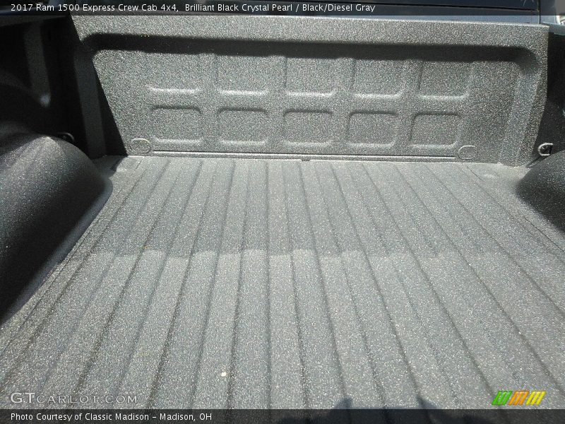 Brilliant Black Crystal Pearl / Black/Diesel Gray 2017 Ram 1500 Express Crew Cab 4x4
