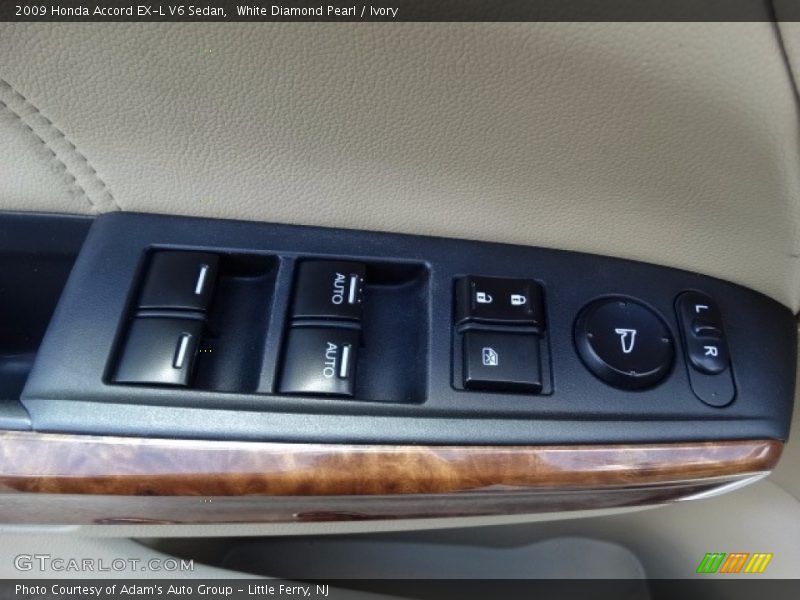 White Diamond Pearl / Ivory 2009 Honda Accord EX-L V6 Sedan