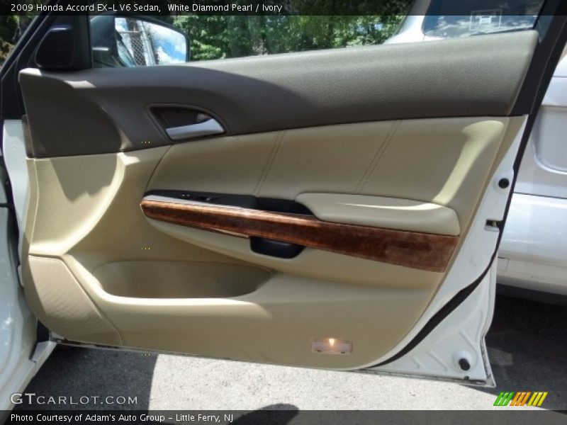 White Diamond Pearl / Ivory 2009 Honda Accord EX-L V6 Sedan