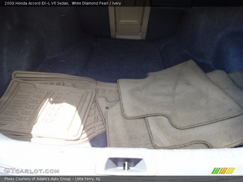 White Diamond Pearl / Ivory 2009 Honda Accord EX-L V6 Sedan