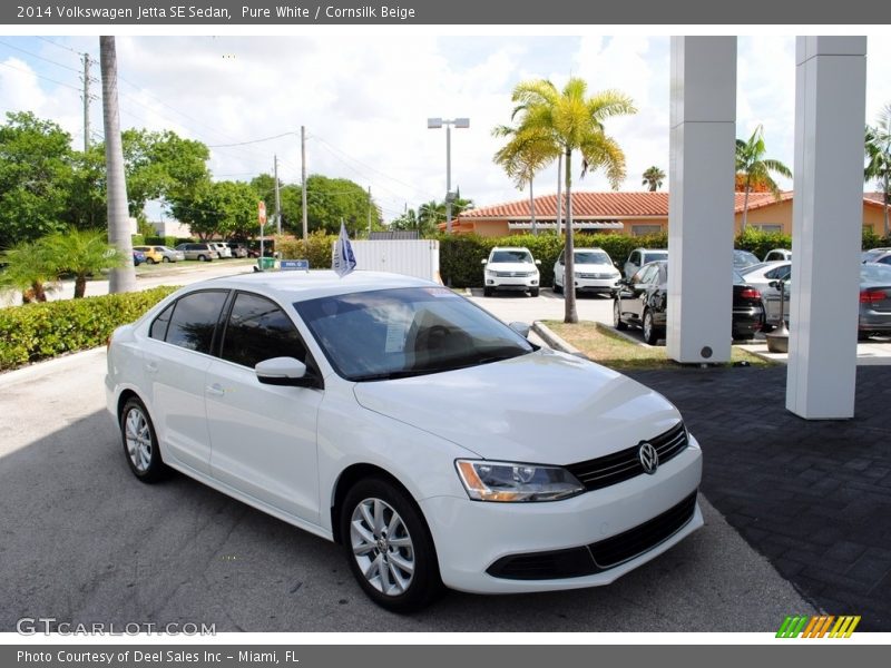 Pure White / Cornsilk Beige 2014 Volkswagen Jetta SE Sedan