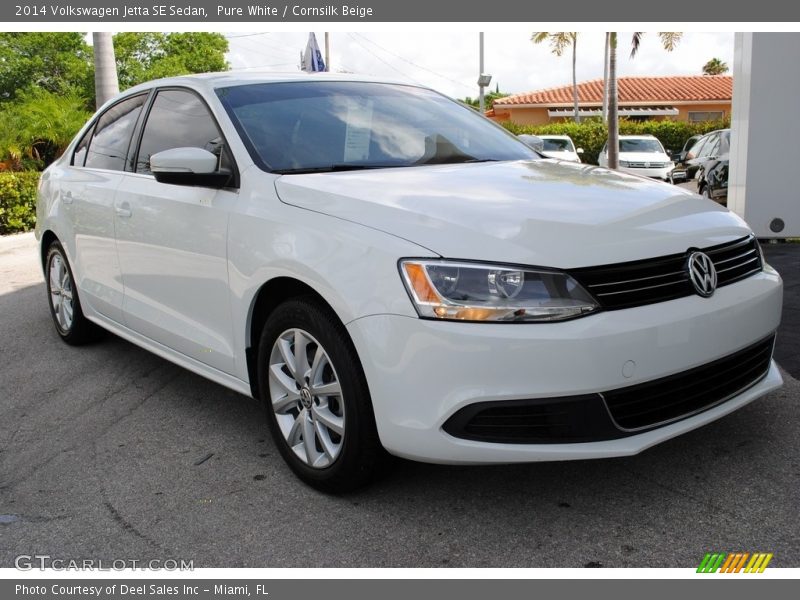 Pure White / Cornsilk Beige 2014 Volkswagen Jetta SE Sedan