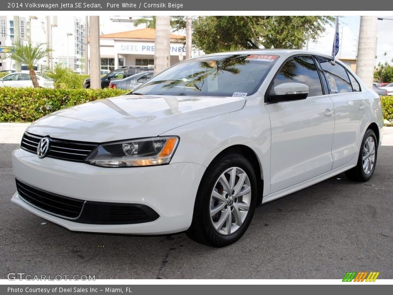 Pure White / Cornsilk Beige 2014 Volkswagen Jetta SE Sedan