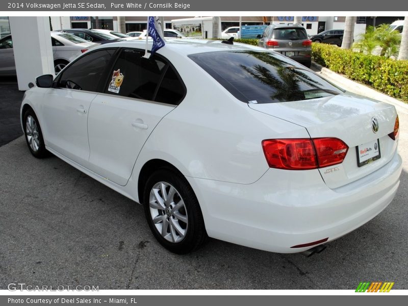 Pure White / Cornsilk Beige 2014 Volkswagen Jetta SE Sedan