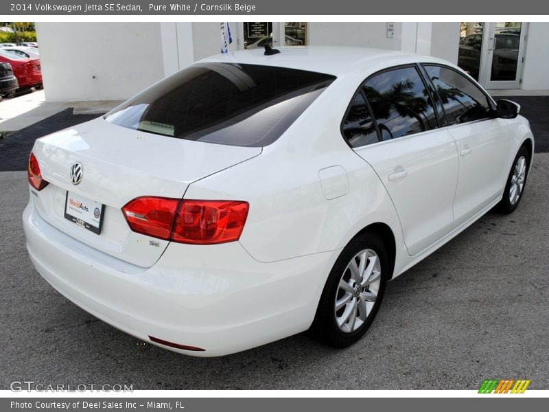 Pure White / Cornsilk Beige 2014 Volkswagen Jetta SE Sedan