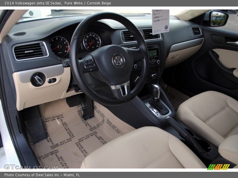 Pure White / Cornsilk Beige 2014 Volkswagen Jetta SE Sedan