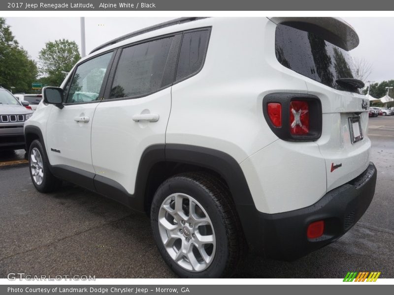 Alpine White / Black 2017 Jeep Renegade Latitude