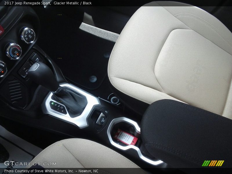 Glacier Metallic / Black 2017 Jeep Renegade Sport