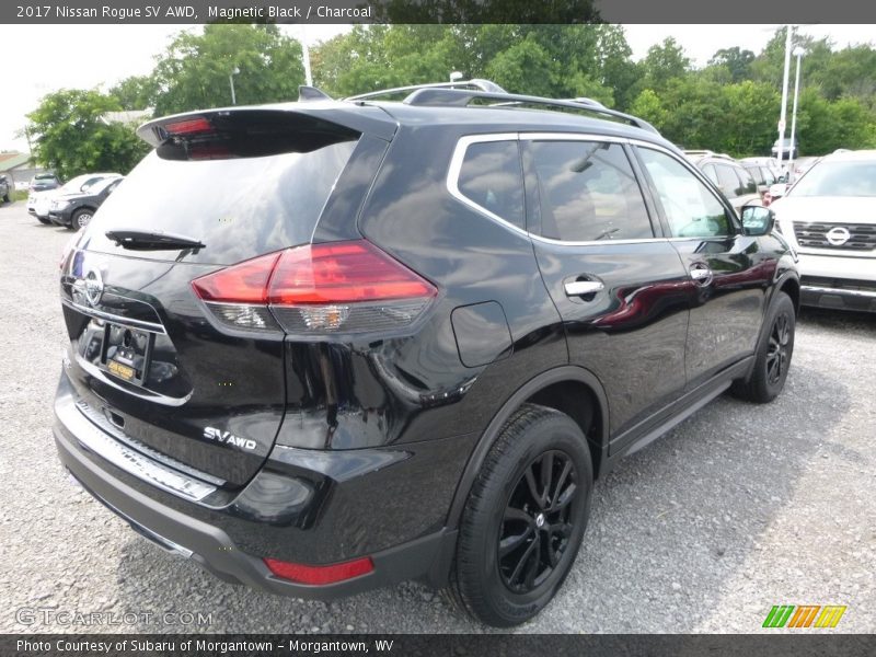 Magnetic Black / Charcoal 2017 Nissan Rogue SV AWD