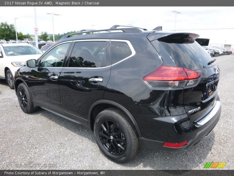 Magnetic Black / Charcoal 2017 Nissan Rogue SV AWD
