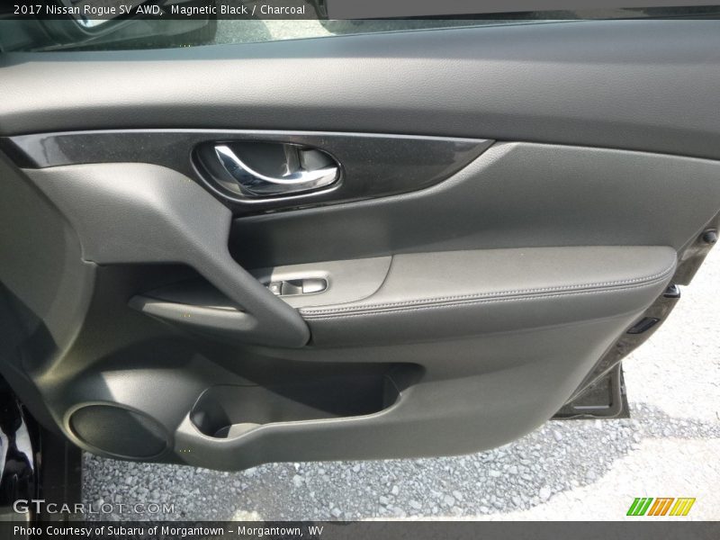 Magnetic Black / Charcoal 2017 Nissan Rogue SV AWD