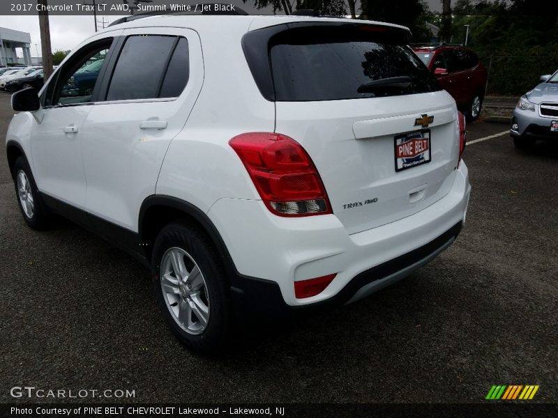 Summit White / Jet Black 2017 Chevrolet Trax LT AWD