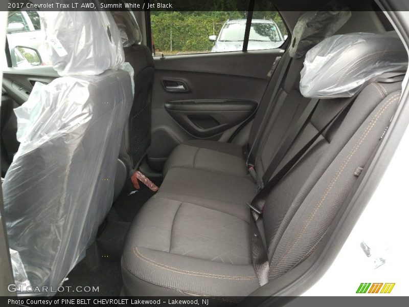 Summit White / Jet Black 2017 Chevrolet Trax LT AWD